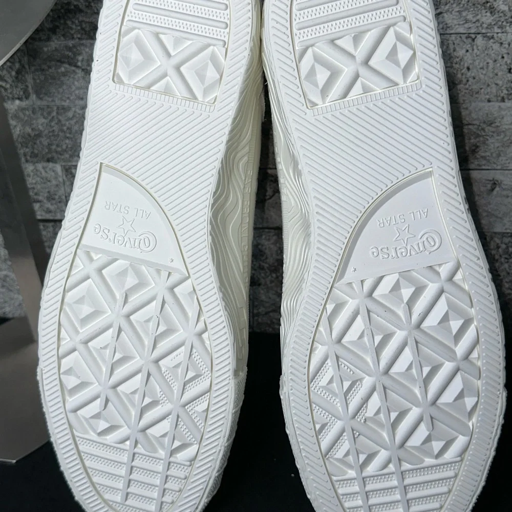Converse Chuck Taylor Alt Star Far From Chuck - MNS9.5
